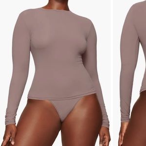 SKIMS Fits Everybody Long Sleeve T-Shirt